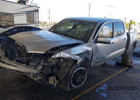 2016 Toyota Tacoma Trd Off Road z USA, uszkodzony, nr VIN 5TFCZ5AN0GX043605